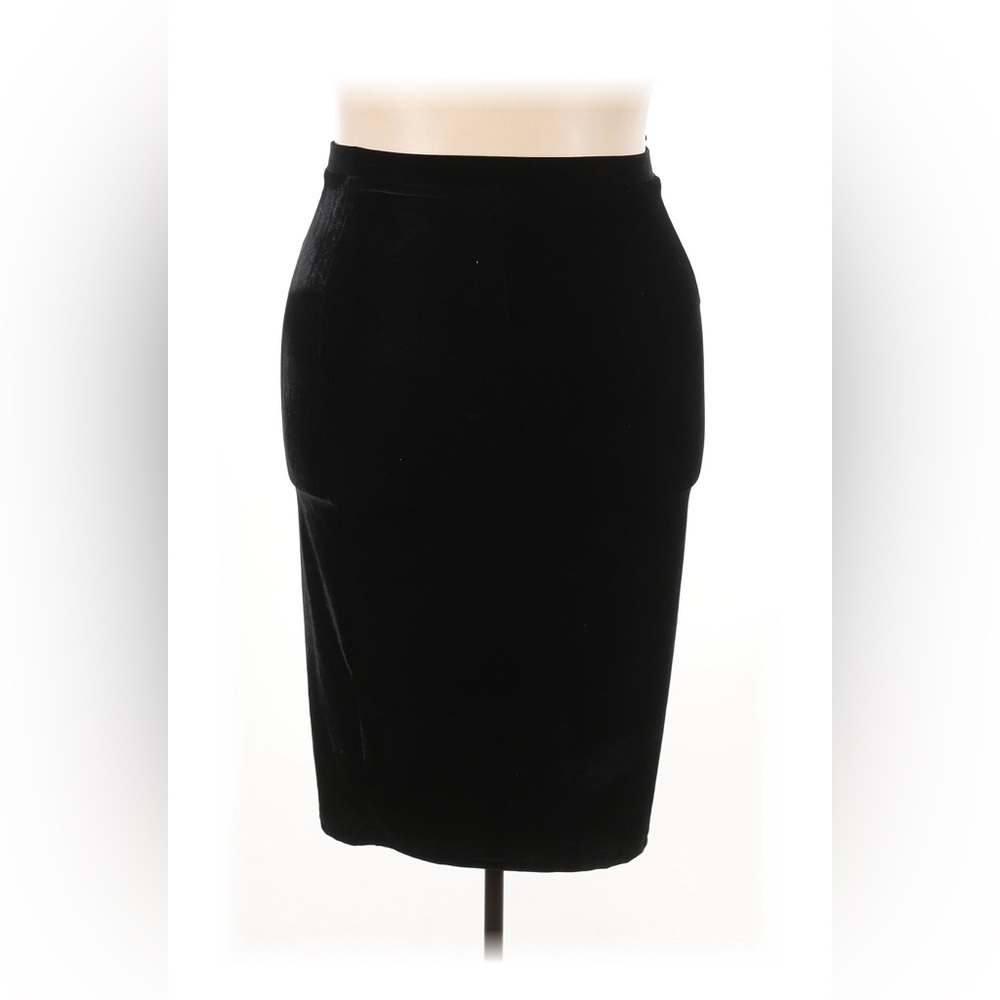 Elegant Black Pencil Skirt